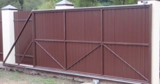 Купить откатные ворота из профнастила Конаково, цена от 1788 руб.
