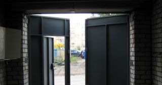 Купить гаражные ворота распашные Конаково, цена от 3944 руб.